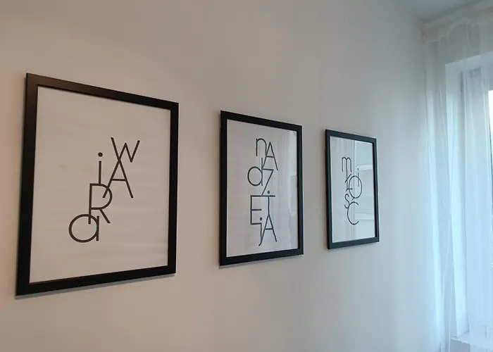 Minimalistic * ז'ורי